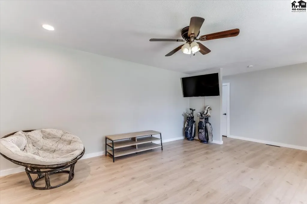 605 E Main Street Haven KS 67543