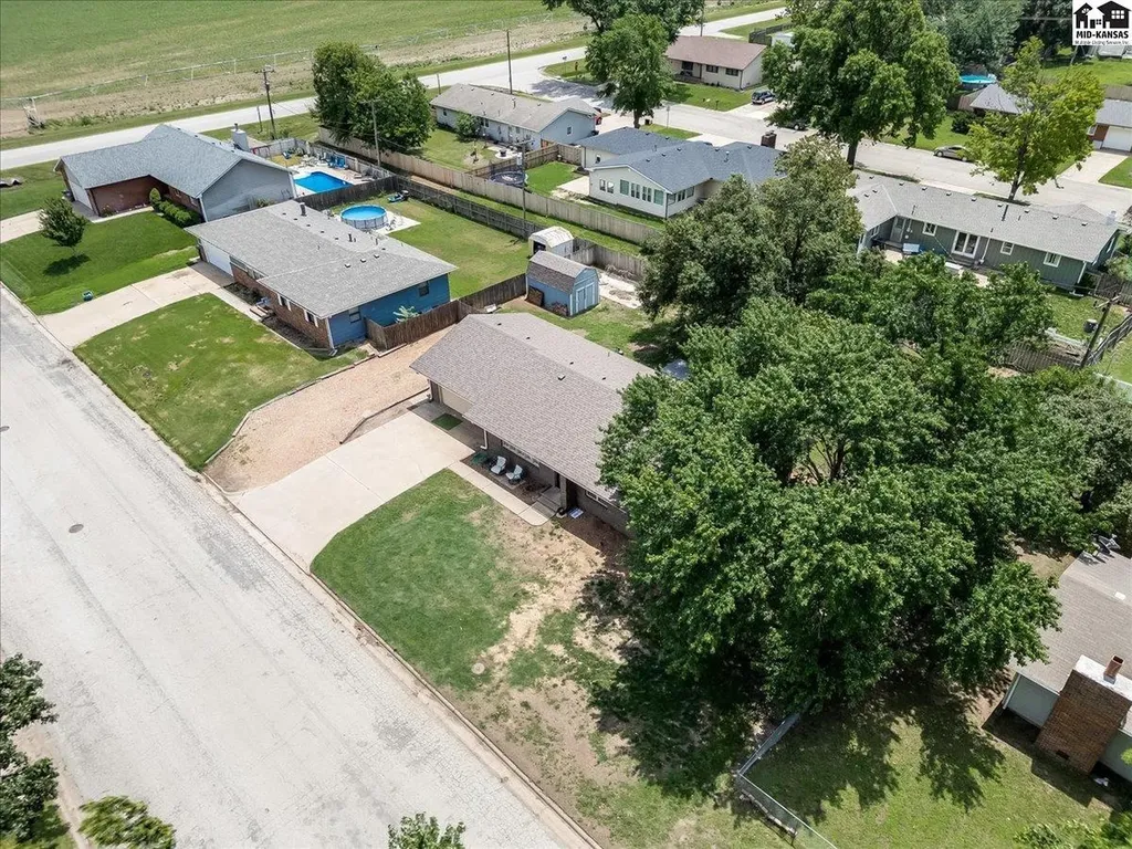 605 E Main Street Haven KS 67543