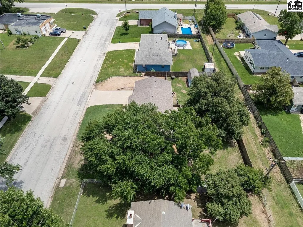605 E Main Street Haven KS 67543