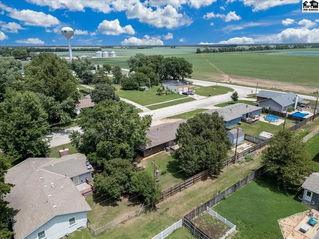 605 E Main Street Haven KS 67543