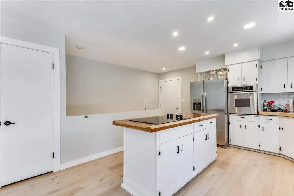 605 E Main Street Haven KS 67543