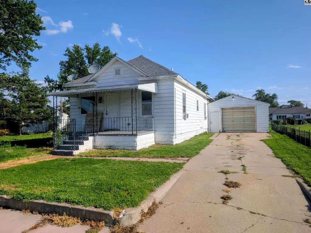 424 E Carpenter Street Hutchinson KS 67501
