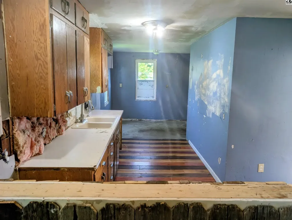 424 E Carpenter Street Hutchinson KS 67501