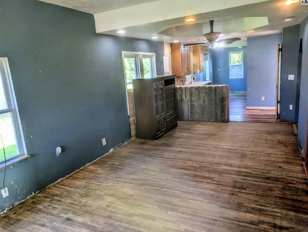 424 E Carpenter Street Hutchinson KS 67501