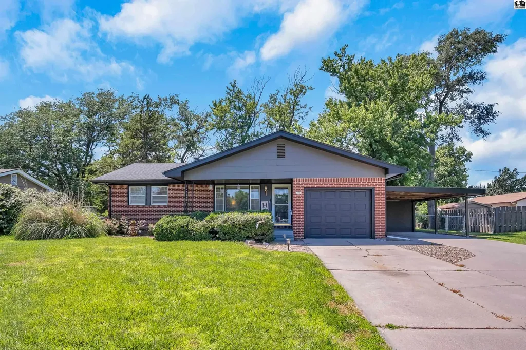 102 S Eby Street Mcpherson KS 67460