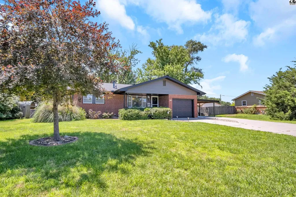 102 S Eby Street Mcpherson KS 67460