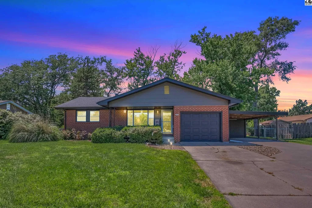 102 S Eby Street Mcpherson KS 67460