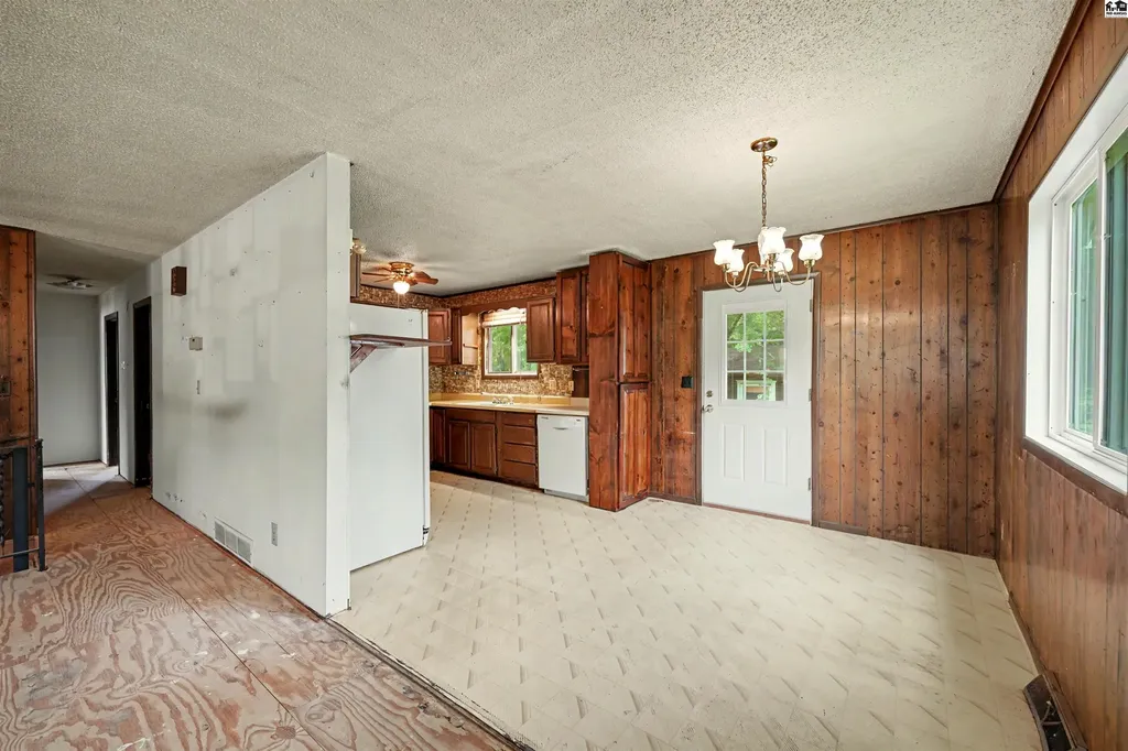 110 S Maud Street Marquette KS 67464
