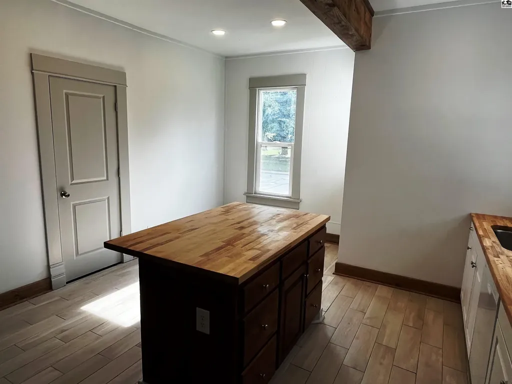 328 SW 3rd Street Newton KS 67114