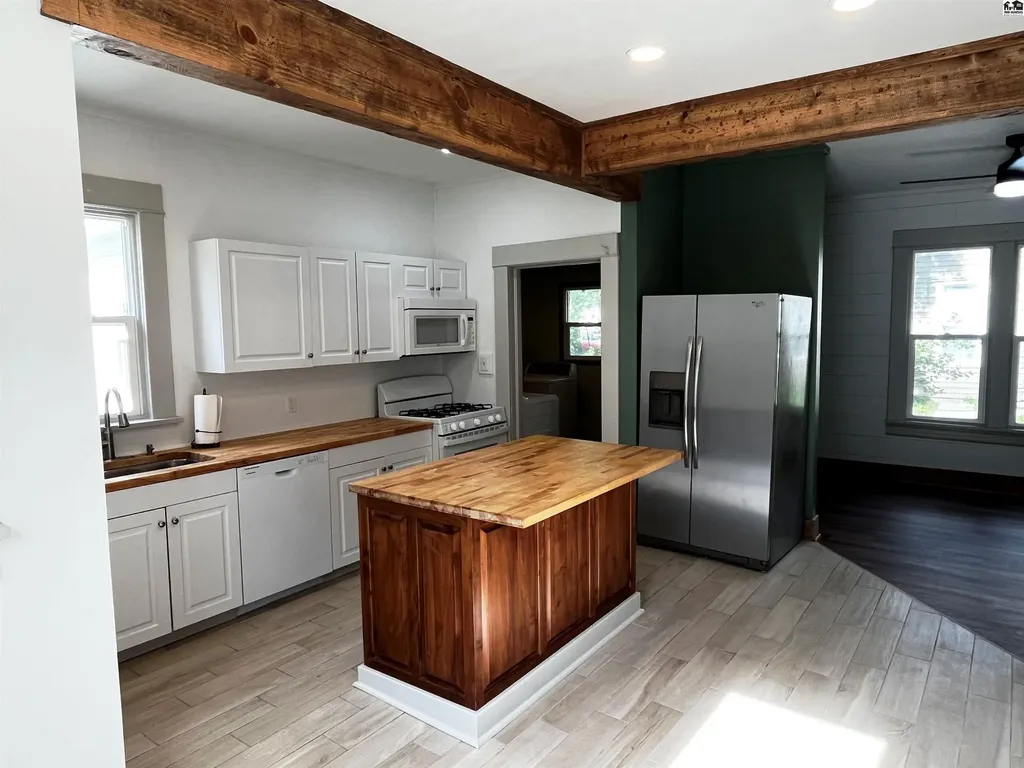 328 SW 3rd Street Newton KS 67114