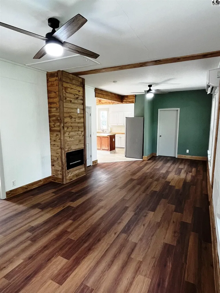 328 SW 3rd Street Newton KS 67114