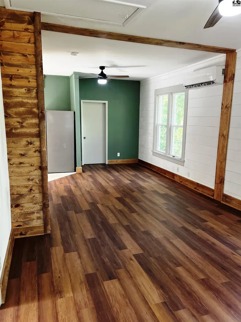 328 SW 3rd Street Newton KS 67114