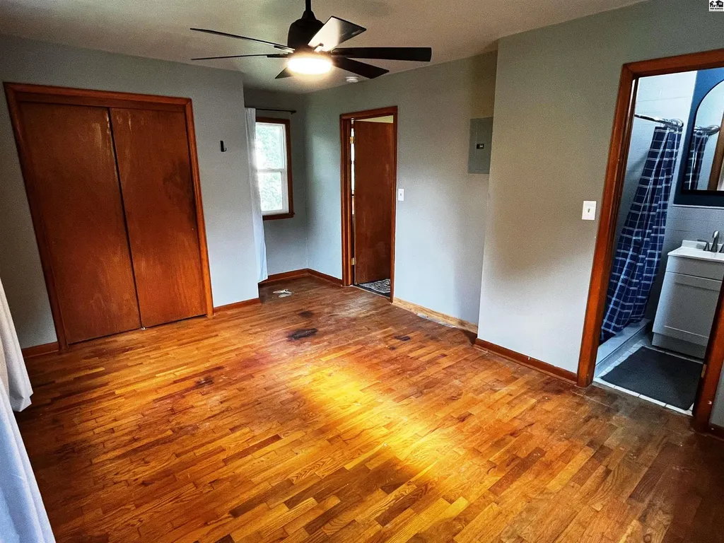 328 SW 3rd Street Newton KS 67114