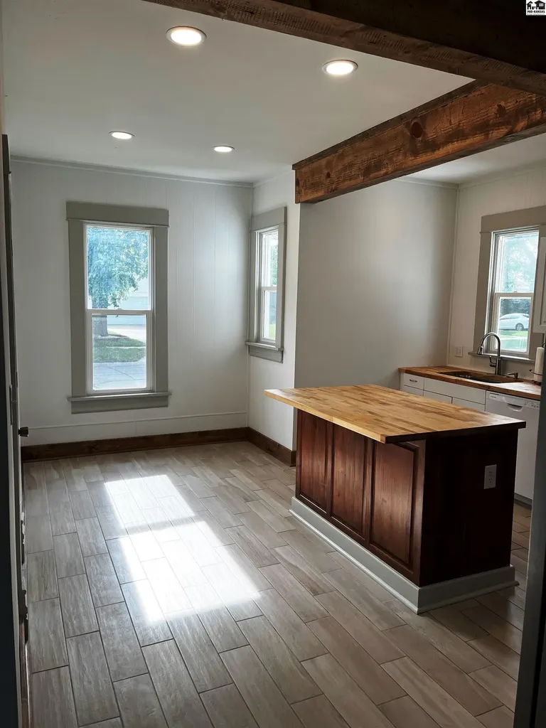 328 SW 3rd Street Newton KS 67114