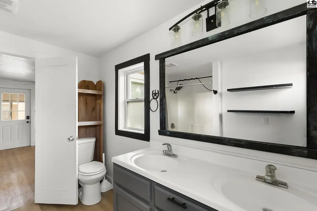 217 N Emporia Street Haven KS 67543
