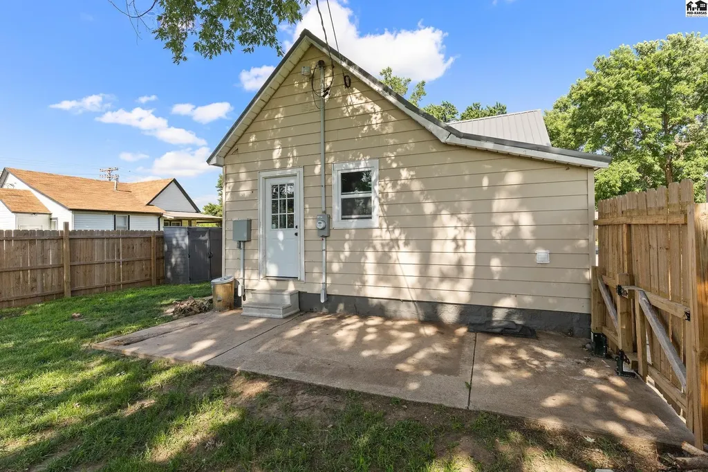 217 N Emporia Street Haven KS 67543