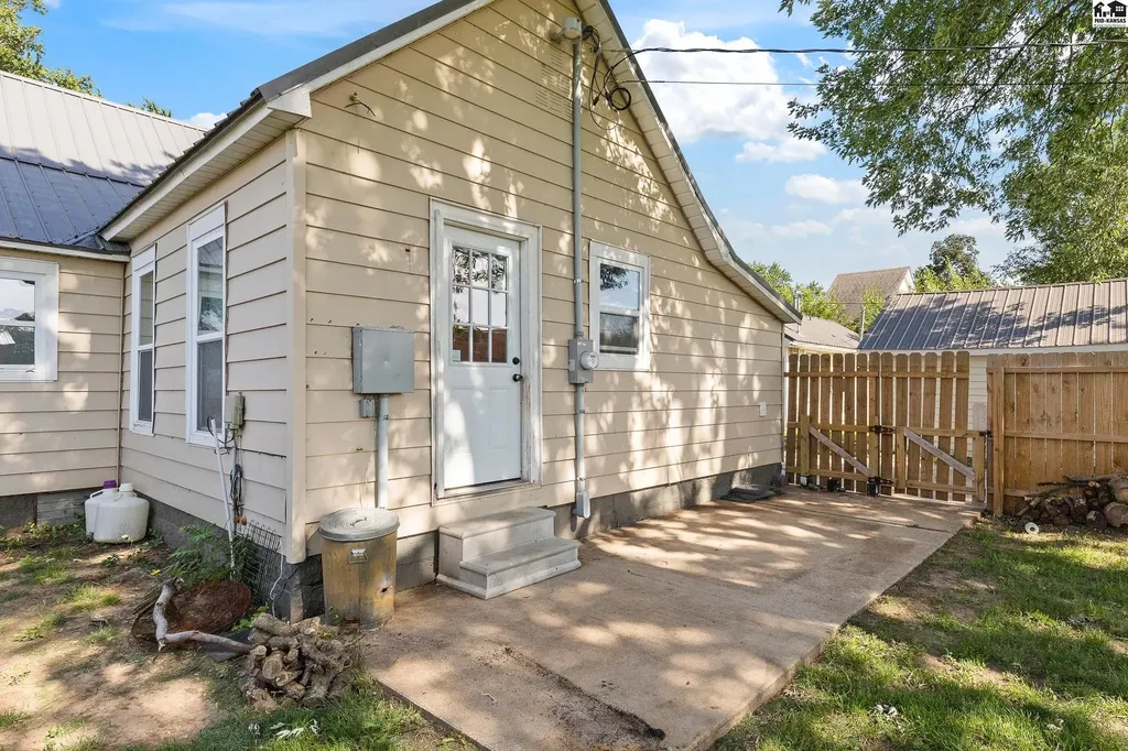 217 N Emporia Street Haven KS 67543