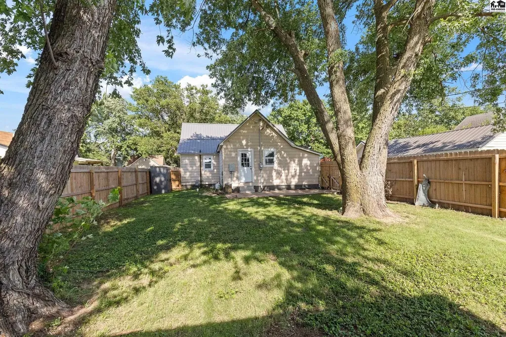 217 N Emporia Street Haven KS 67543