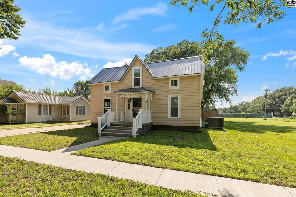 217 N Emporia Street Haven KS 67543