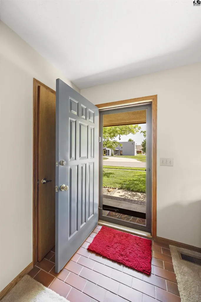 1310 Wheatland Drive Hutchinson KS 67502