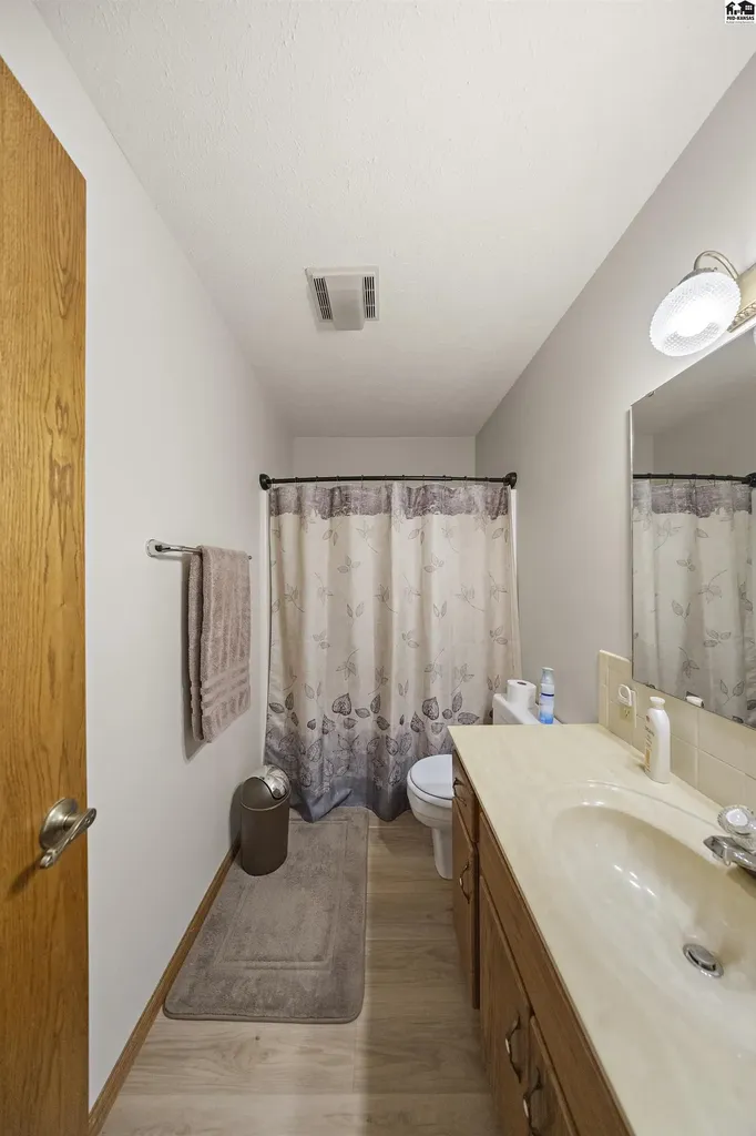 1310 Wheatland Drive Hutchinson KS 67502