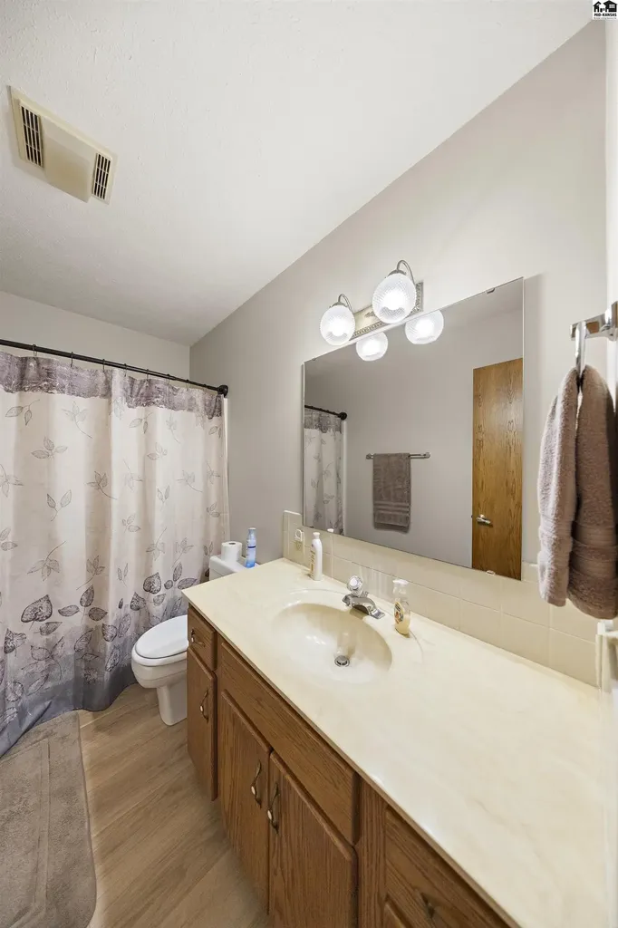 1310 Wheatland Drive Hutchinson KS 67502