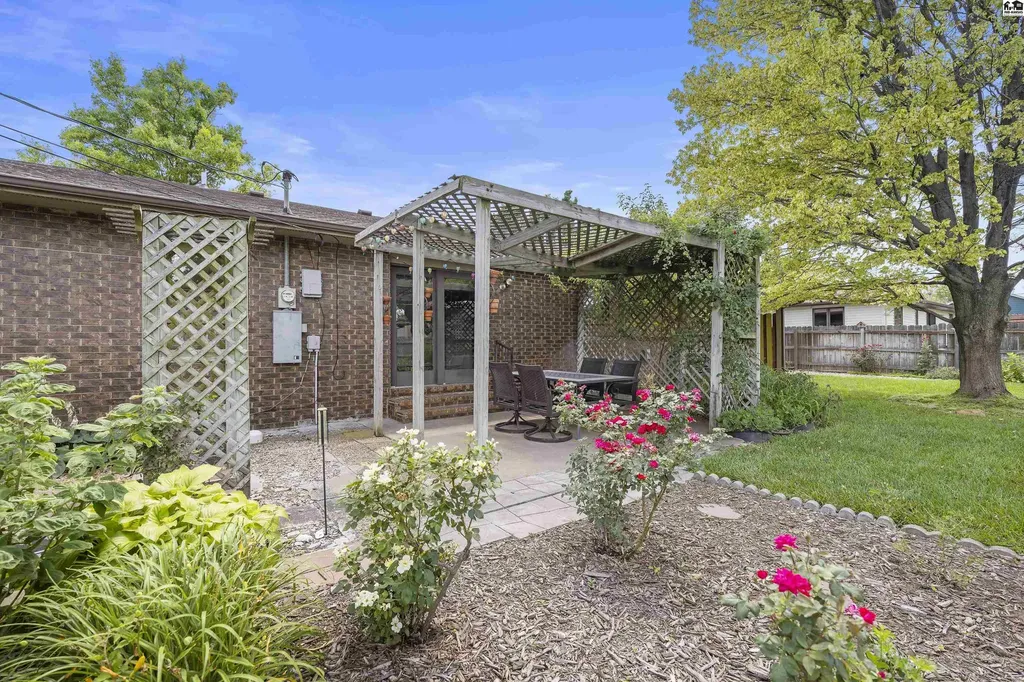 1310 Wheatland Drive Hutchinson KS 67502