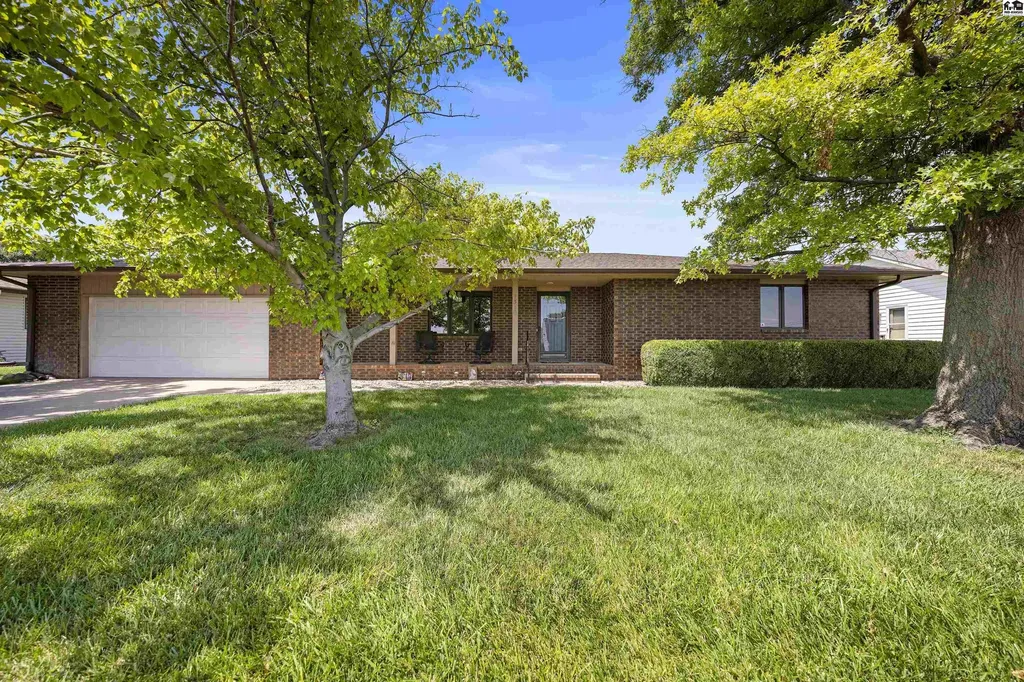 1310 Wheatland Drive Hutchinson KS 67502