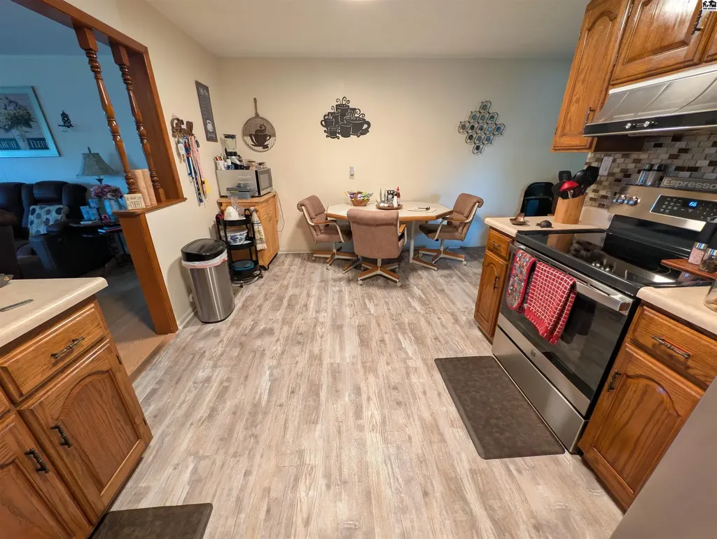 14 Swarens Street Hutchinson KS 67502