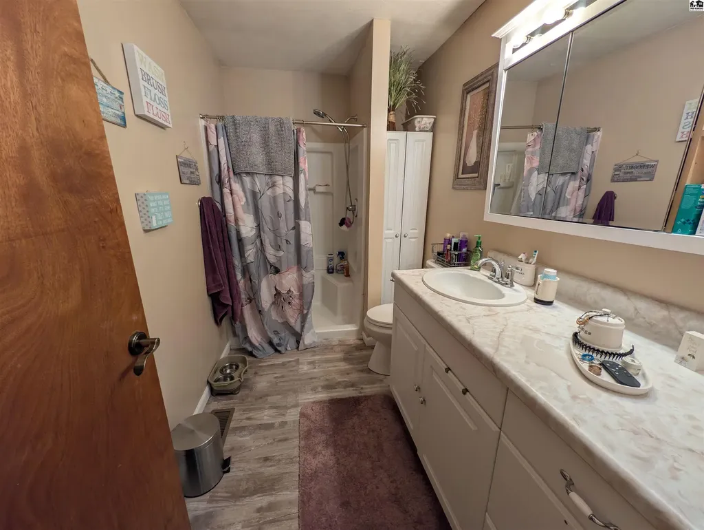 14 S Swarens Street Hutchinson KS 67502
