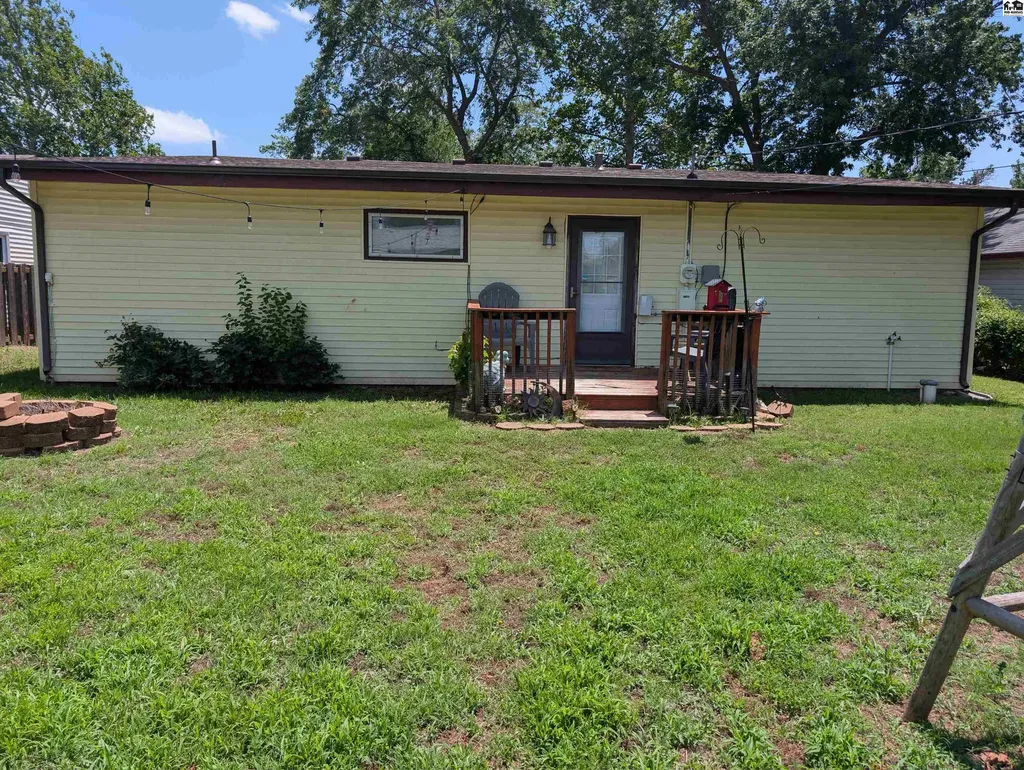 14 Swarens Street Hutchinson KS 67502