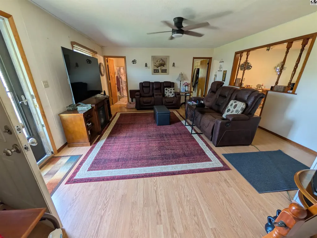14 S Swarens Street Hutchinson KS 67502