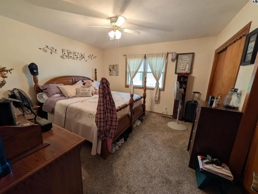 14 S Swarens Street Hutchinson KS 67502