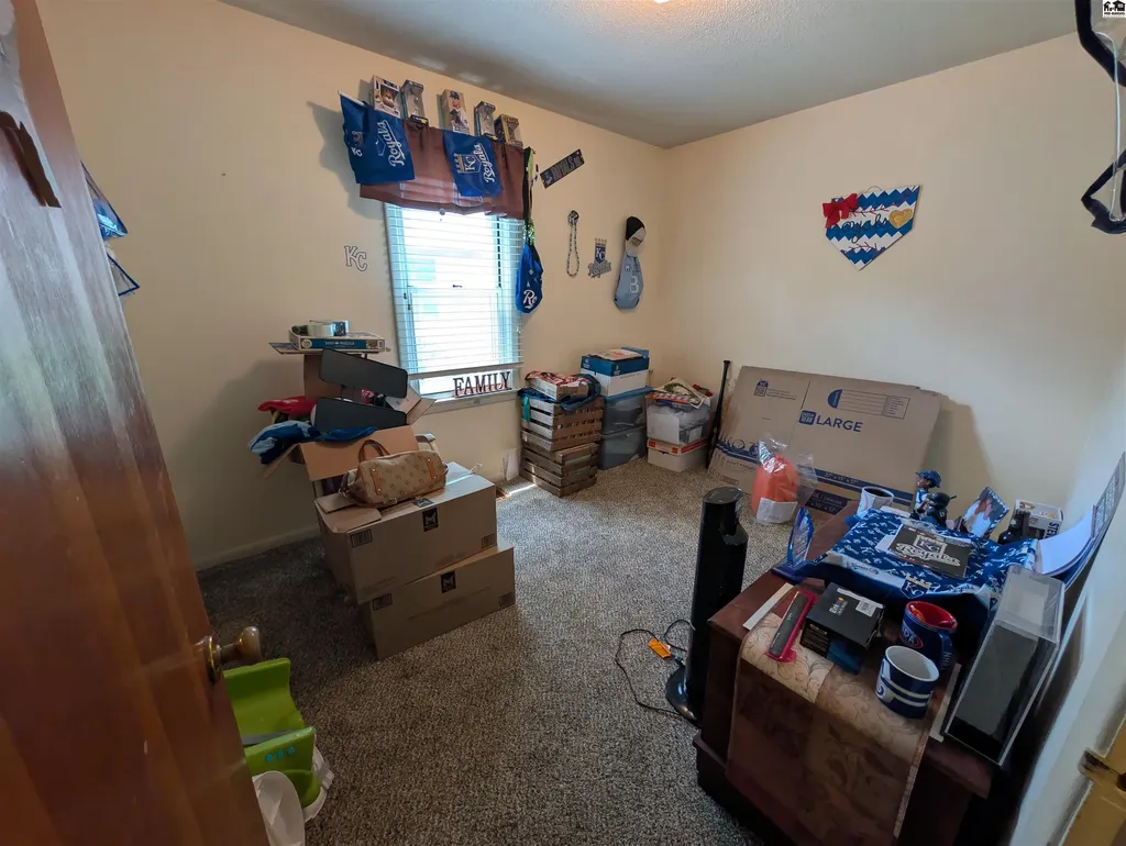 14 Swarens Street Hutchinson KS 67502