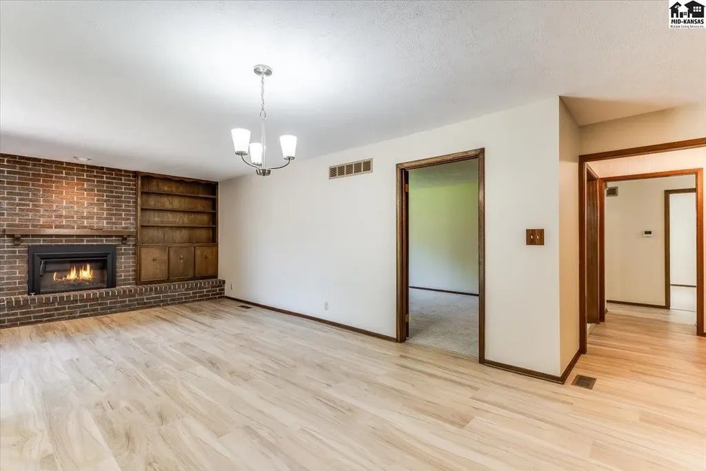 2402 Kipling Place Hutchinson KS 67502