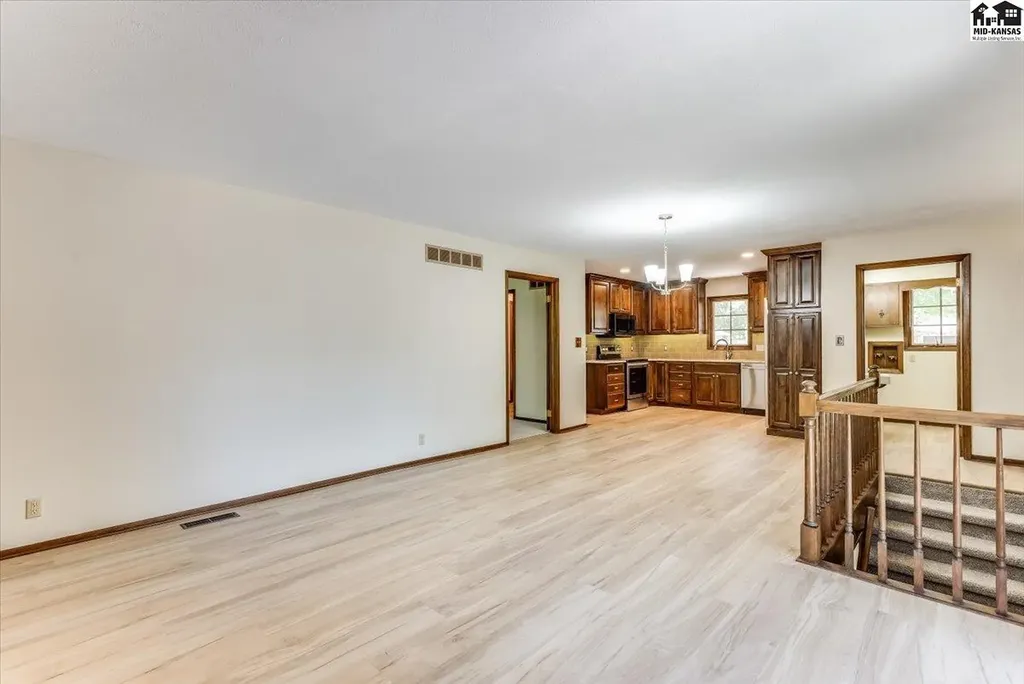 2402 Kipling Place Hutchinson KS 67502