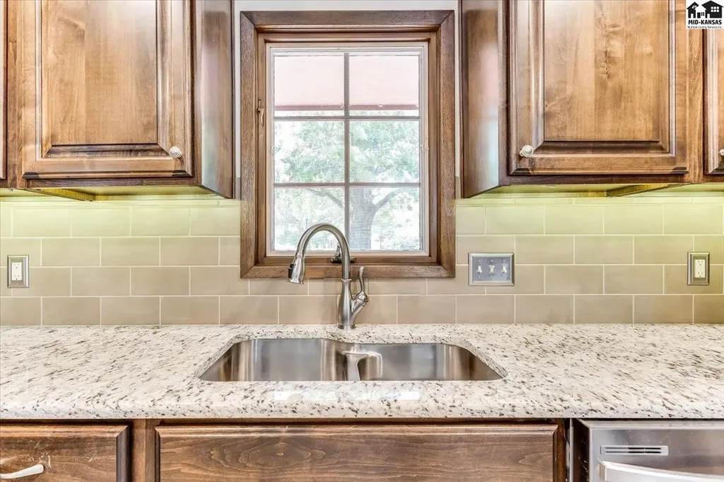 2402 Kipling Place Hutchinson KS 67502