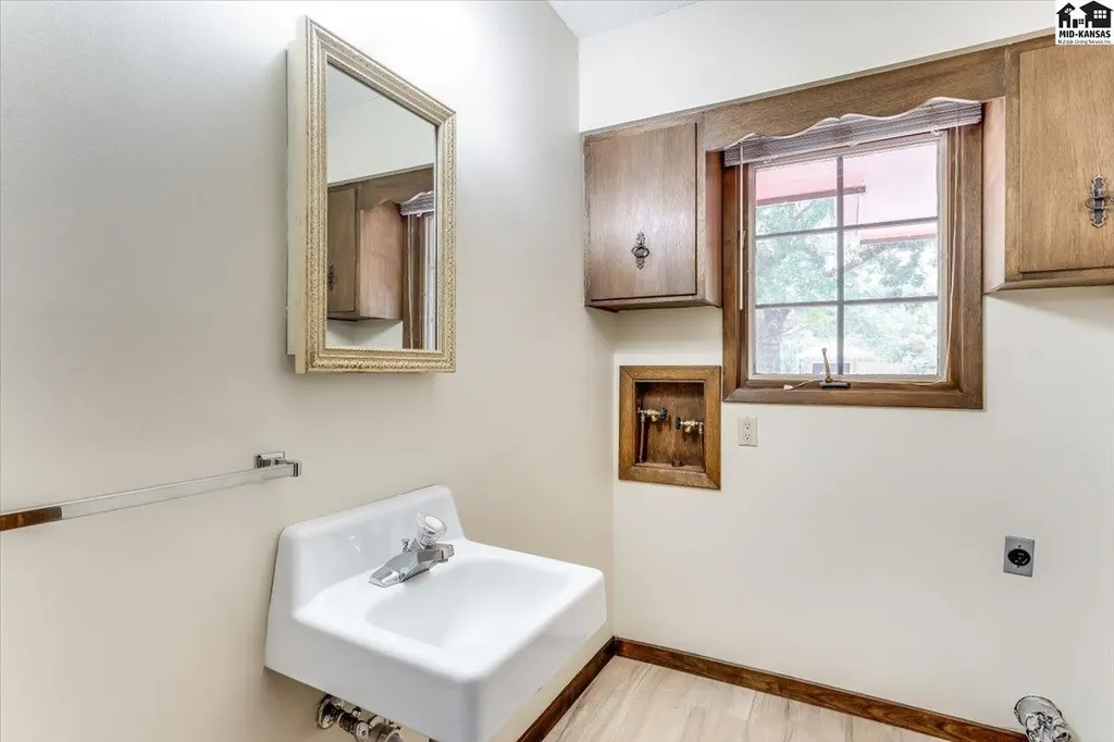 2402 Kipling Place Hutchinson KS 67502