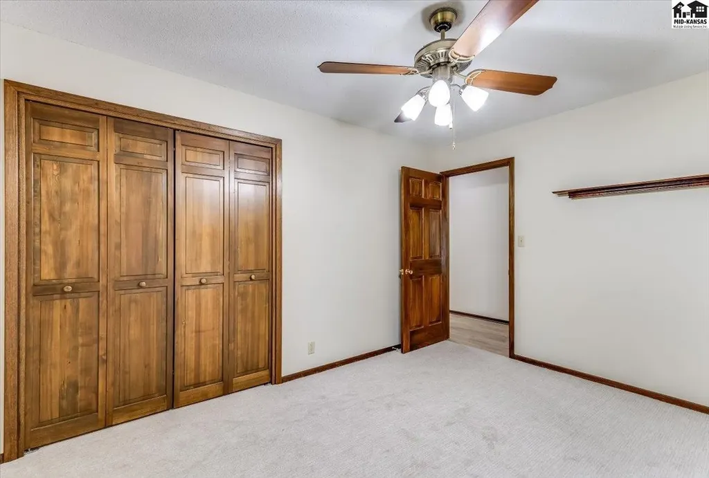 2402 Kipling Place Hutchinson KS 67502
