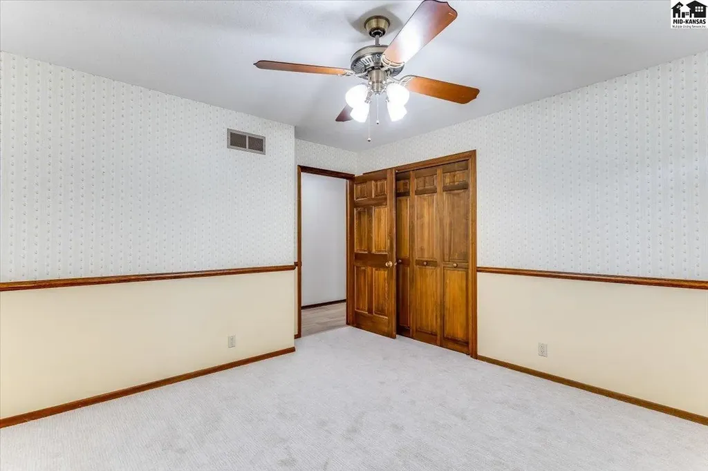 2402 Kipling Place Hutchinson KS 67502
