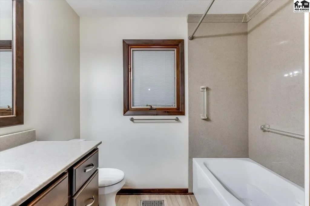 2402 Kipling Place Hutchinson KS 67502