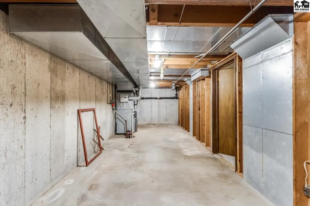 2402 Kipling Place Hutchinson KS 67502