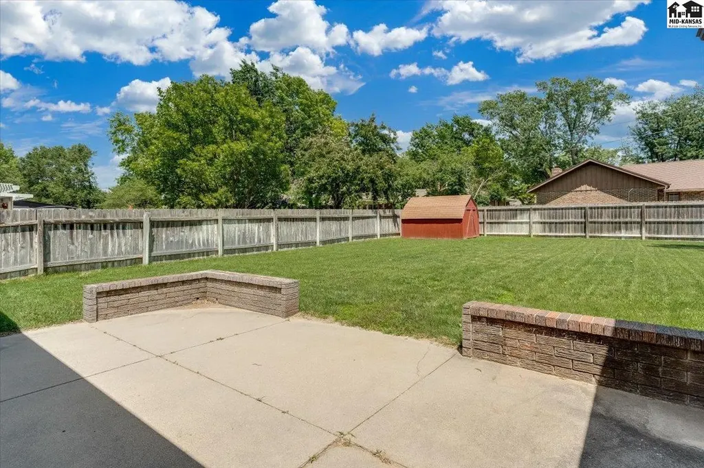 2402 Kipling Place Hutchinson KS 67502