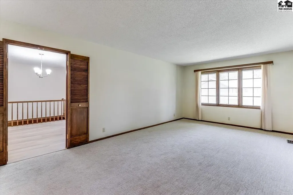 2402 Kipling Place Hutchinson KS 67502