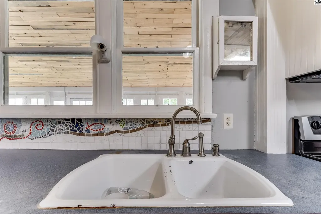 13113 S Victory Road Haven KS 67543
