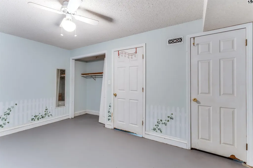 13113 S Victory Road Haven KS 67543