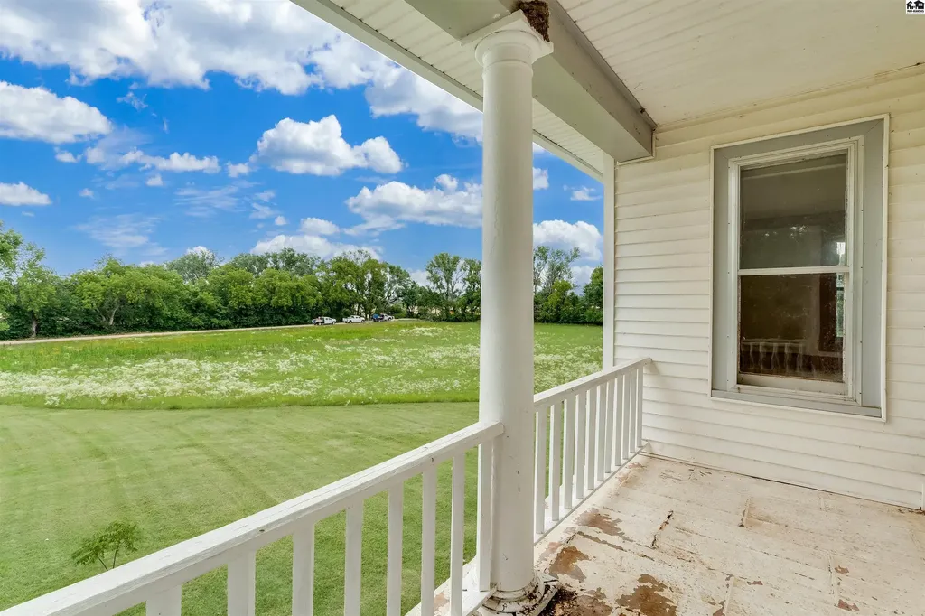 13113 S Victory Road Haven KS 67543