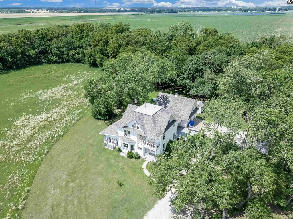 13113 S Victory Road Haven KS 67543