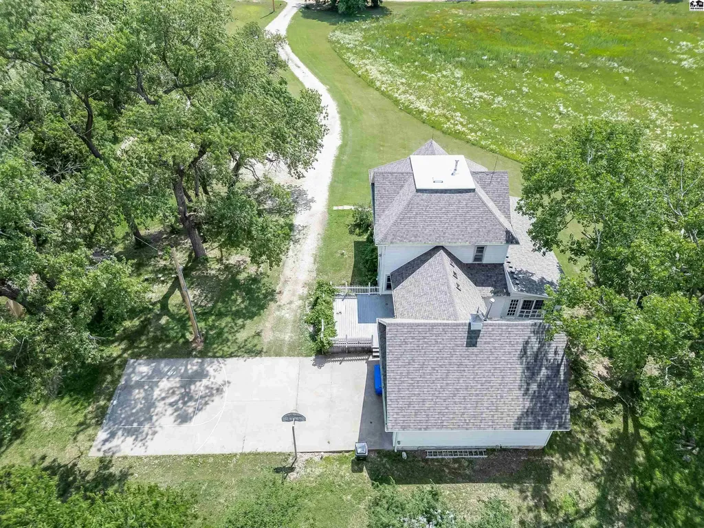 13113 S Victory Road Haven KS 67543