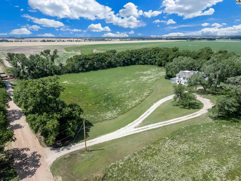 13113 S Victory Road Haven KS 67543